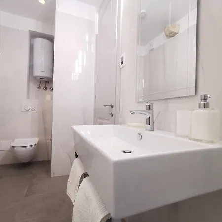 Διαμέρισμα Fjaka Boutique