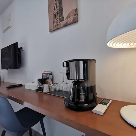 Fjaka Boutique * Σπλιτ