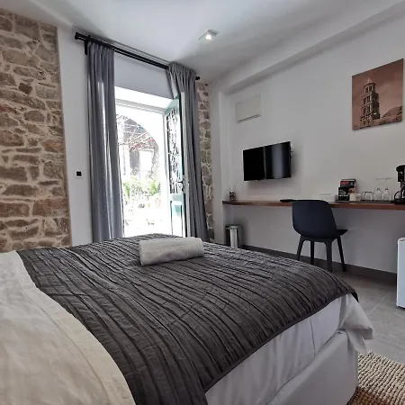 Fjaka Boutique Apartman *